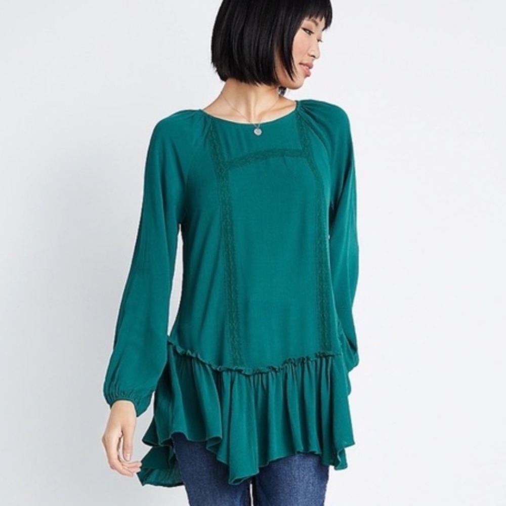 Maurices Tunic Blouse Medium Green Crochet Lace Peplum Ruffle Long Sleeve Boho
